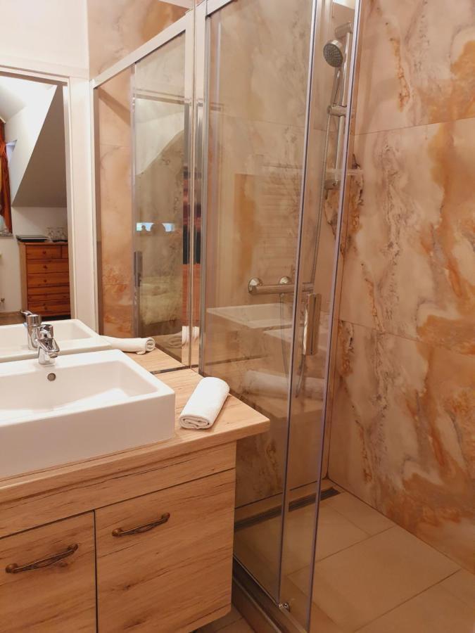 Karmelita Boutique Apartman Sopron Exterior foto