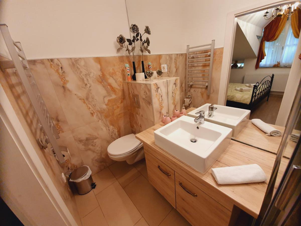 Karmelita Boutique Apartman Sopron Exterior foto