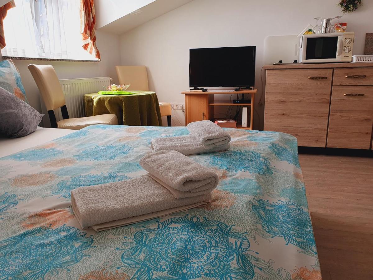 Karmelita Boutique Apartman Sopron Exterior foto