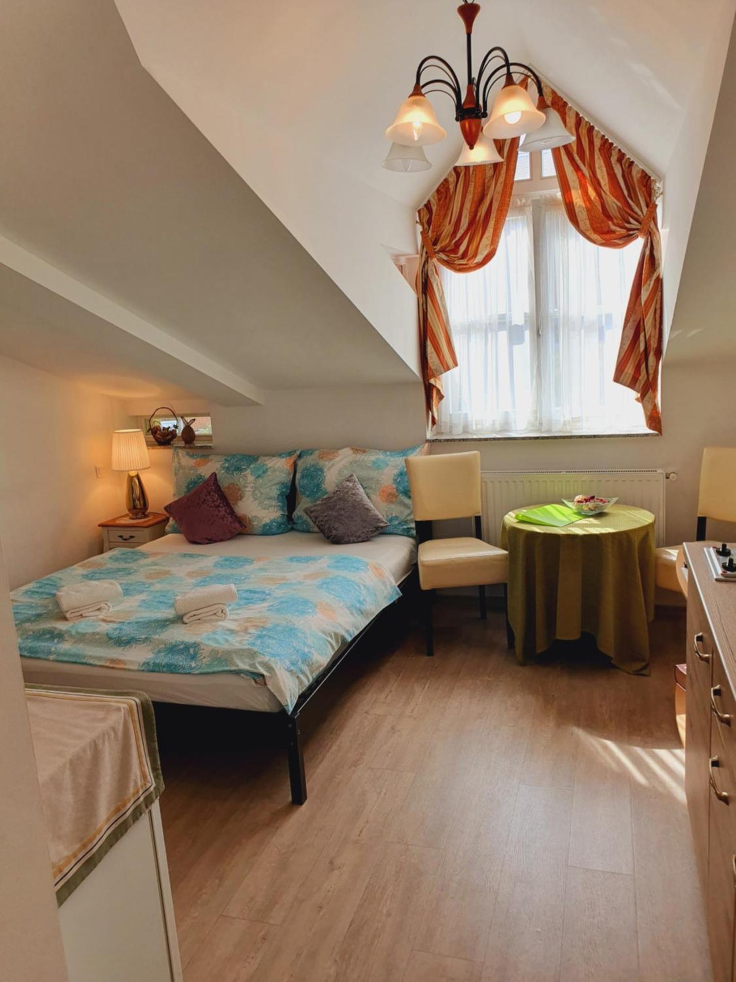 Karmelita Boutique Apartman Sopron Quarto foto