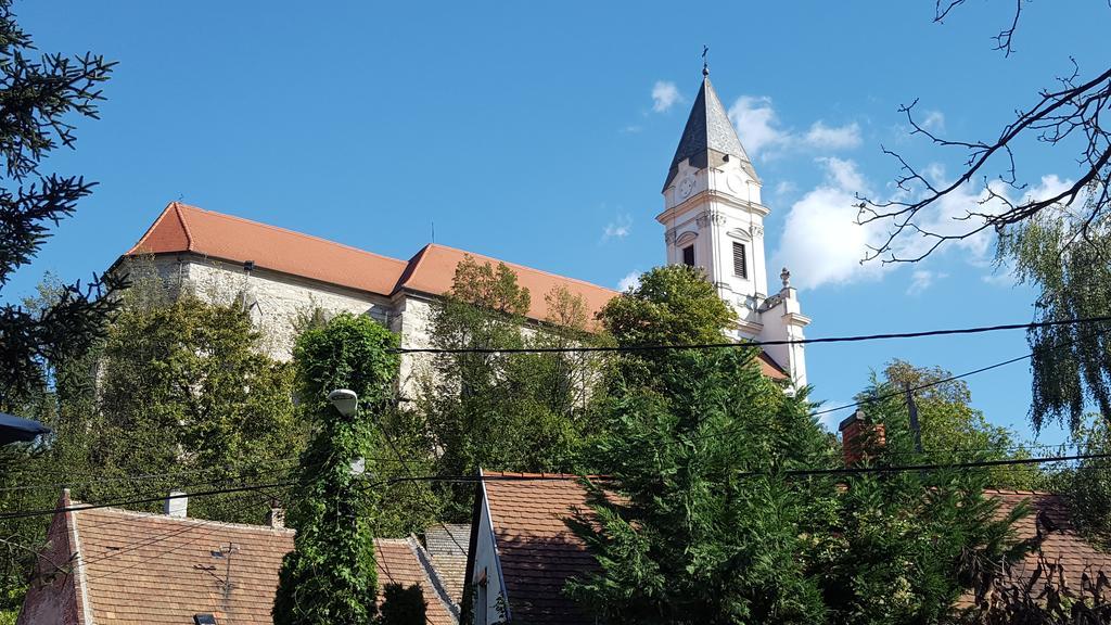 Karmelita Boutique Apartman Sopron Exterior foto