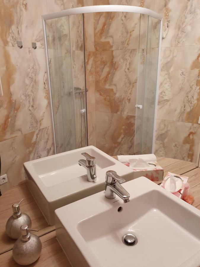 Karmelita Boutique Apartman Sopron Exterior foto