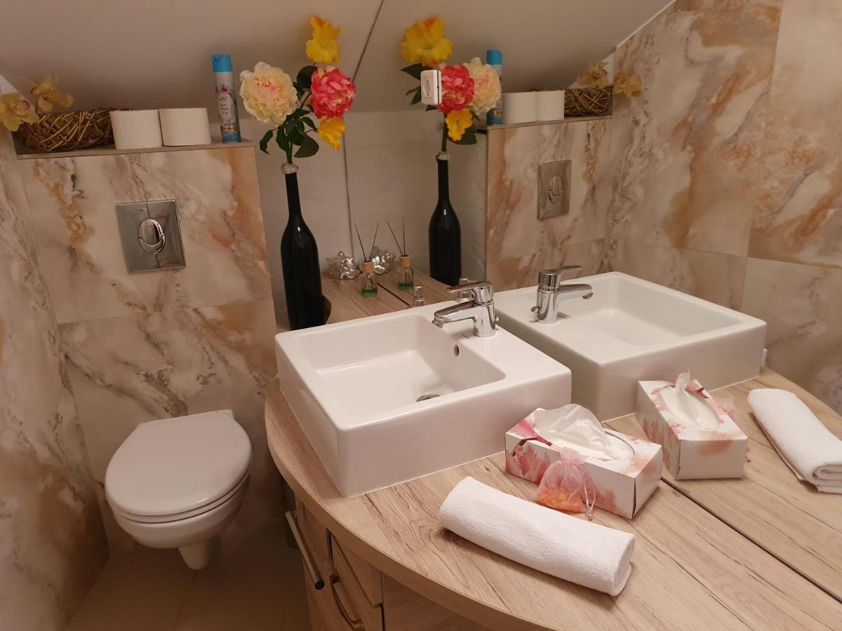 Karmelita Boutique Apartman Sopron Exterior foto